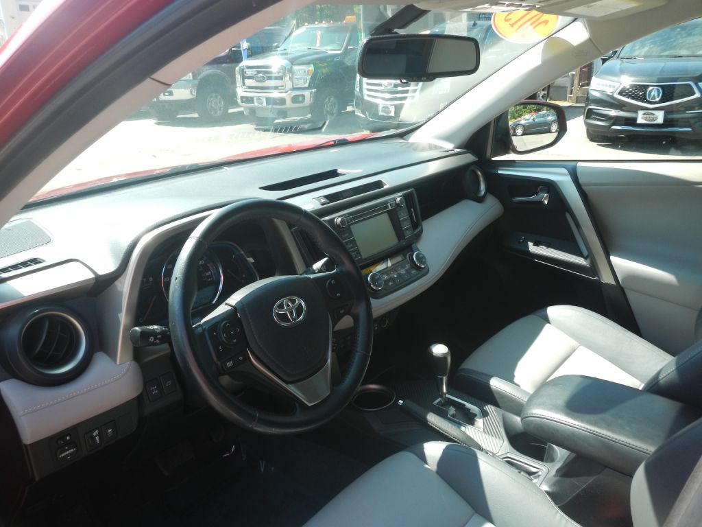 Photo 10 of this TOYOTA RAV4