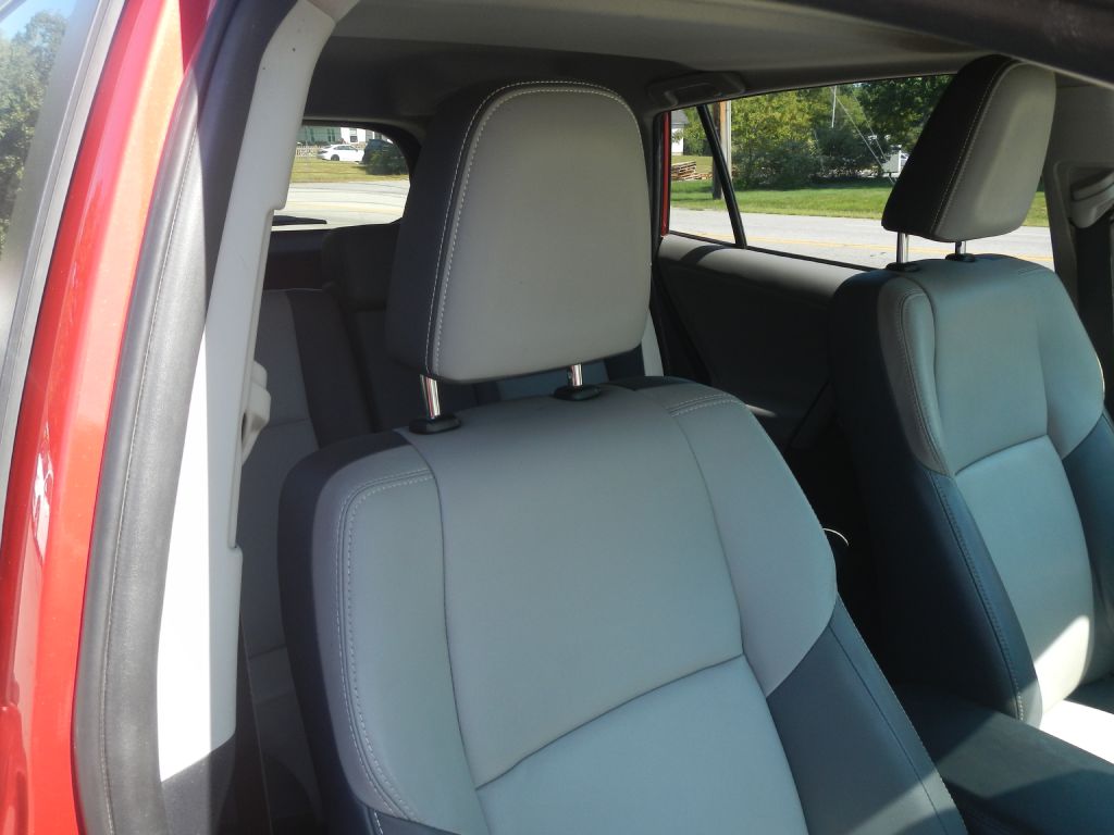 Photo 19 of this TOYOTA RAV4