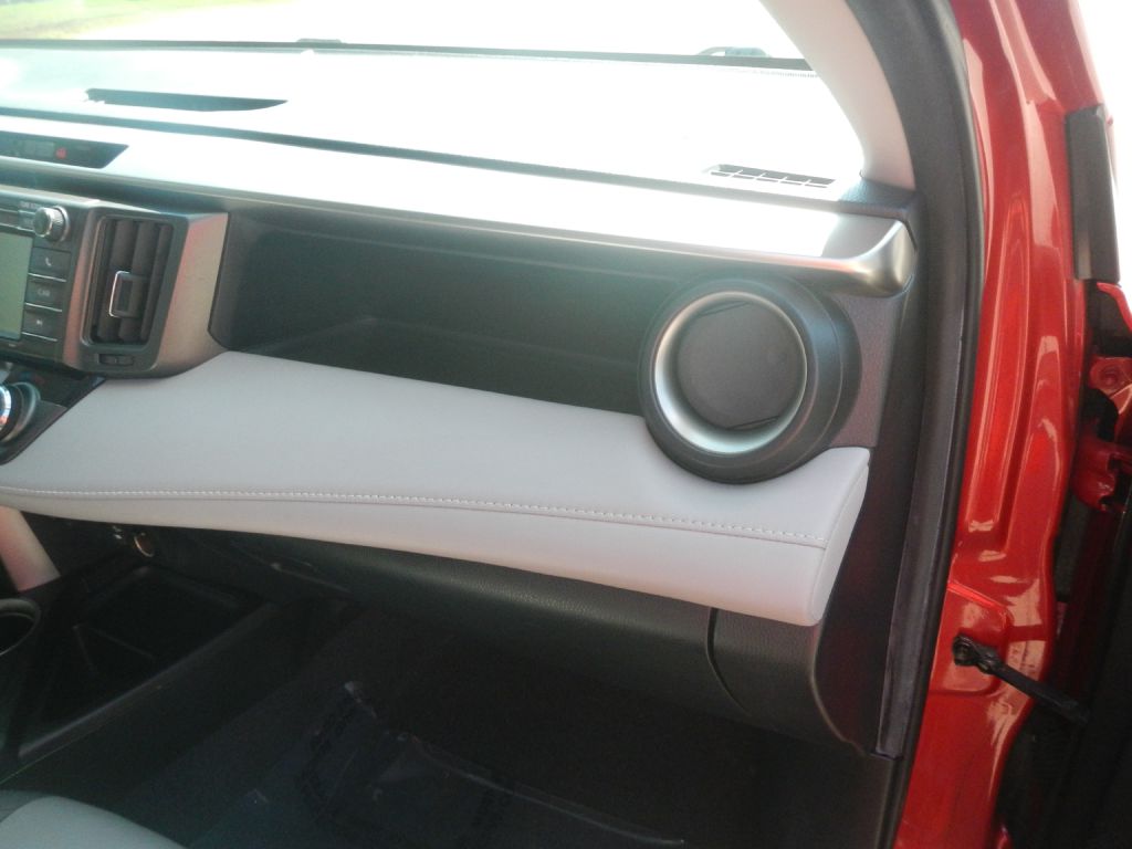 Photo 25 of this TOYOTA RAV4