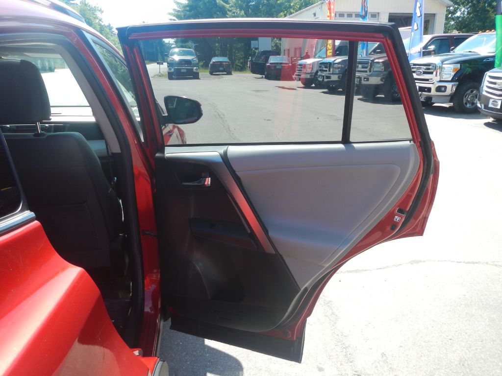 Photo 26 of this TOYOTA RAV4