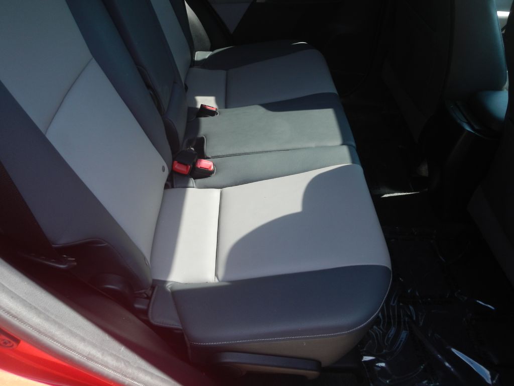 Photo 27 of this TOYOTA RAV4