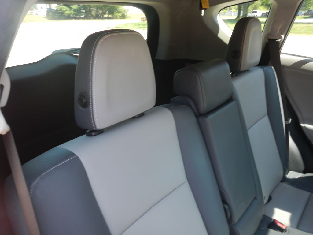 Photo 28 of this TOYOTA RAV4
