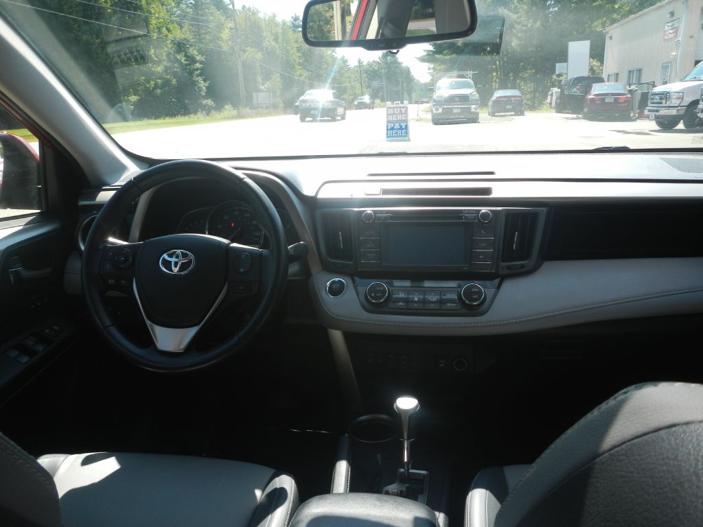 Photo 31 of this TOYOTA RAV4