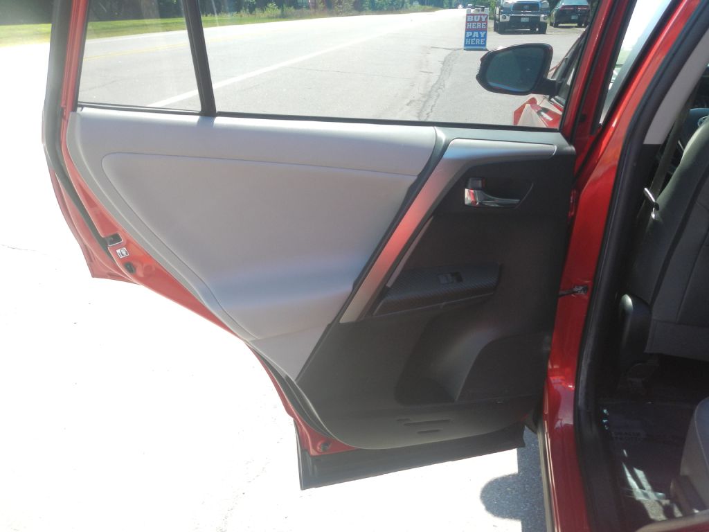 Photo 46 of this TOYOTA RAV4