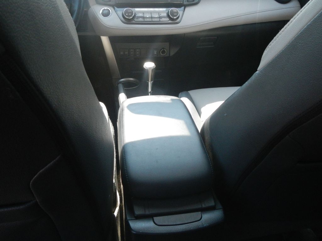 Photo 50 of this TOYOTA RAV4