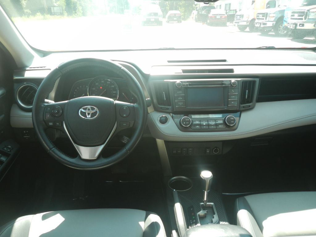 Photo 51 of this TOYOTA RAV4