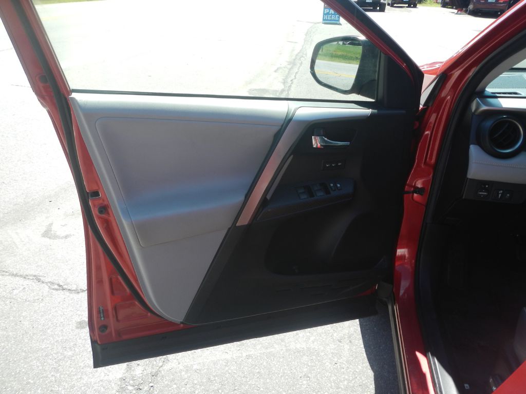 Photo 53 of this TOYOTA RAV4