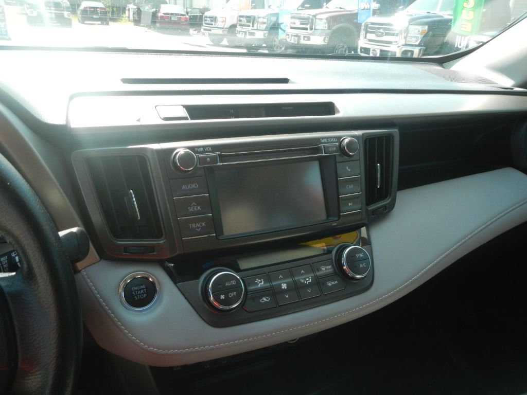Photo 56 of this TOYOTA RAV4