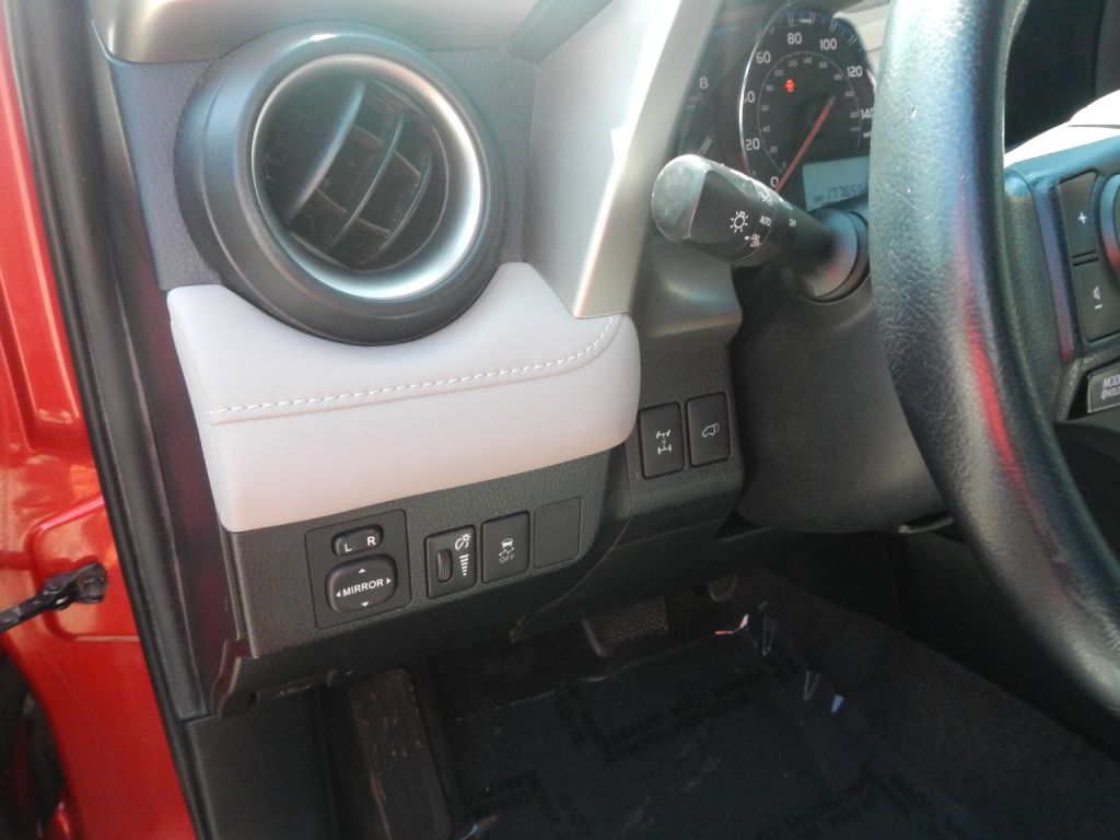 Photo 59 of this TOYOTA RAV4