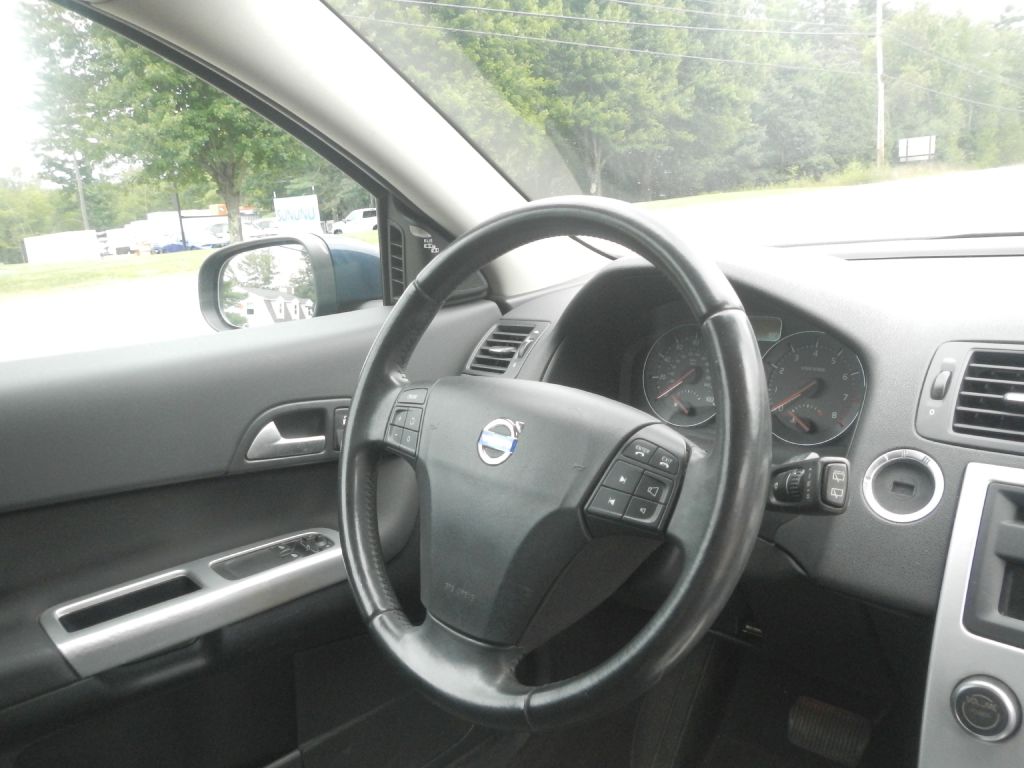 Photo 17 of this VOLVO C30