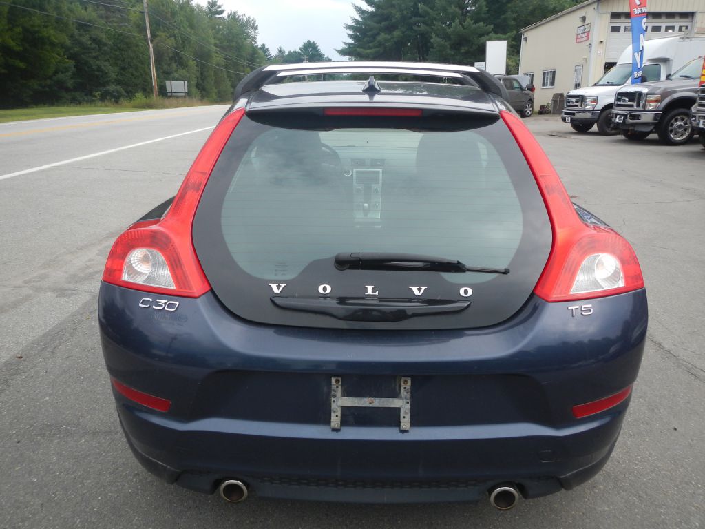 Photo 25 of this VOLVO C30