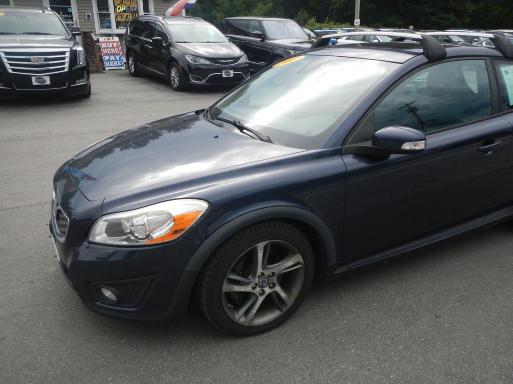 Photo 30 of this VOLVO C30