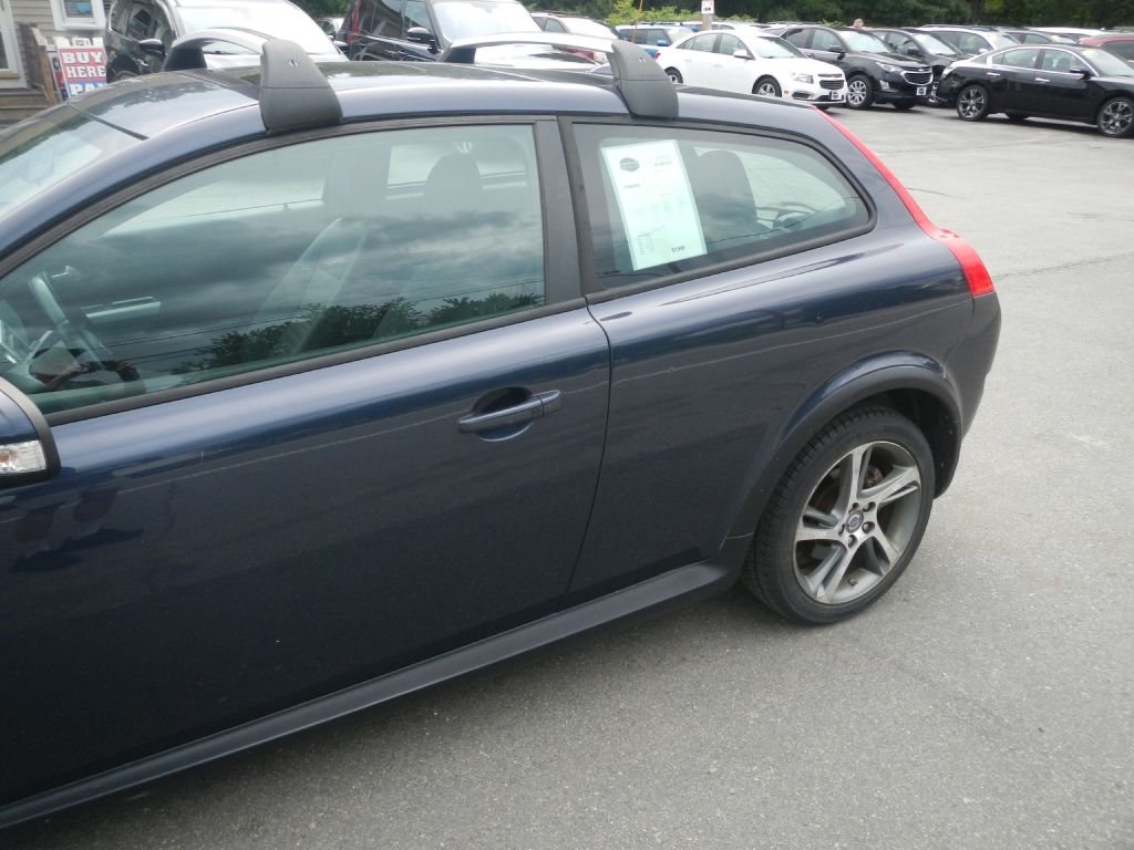 Photo 31 of this VOLVO C30