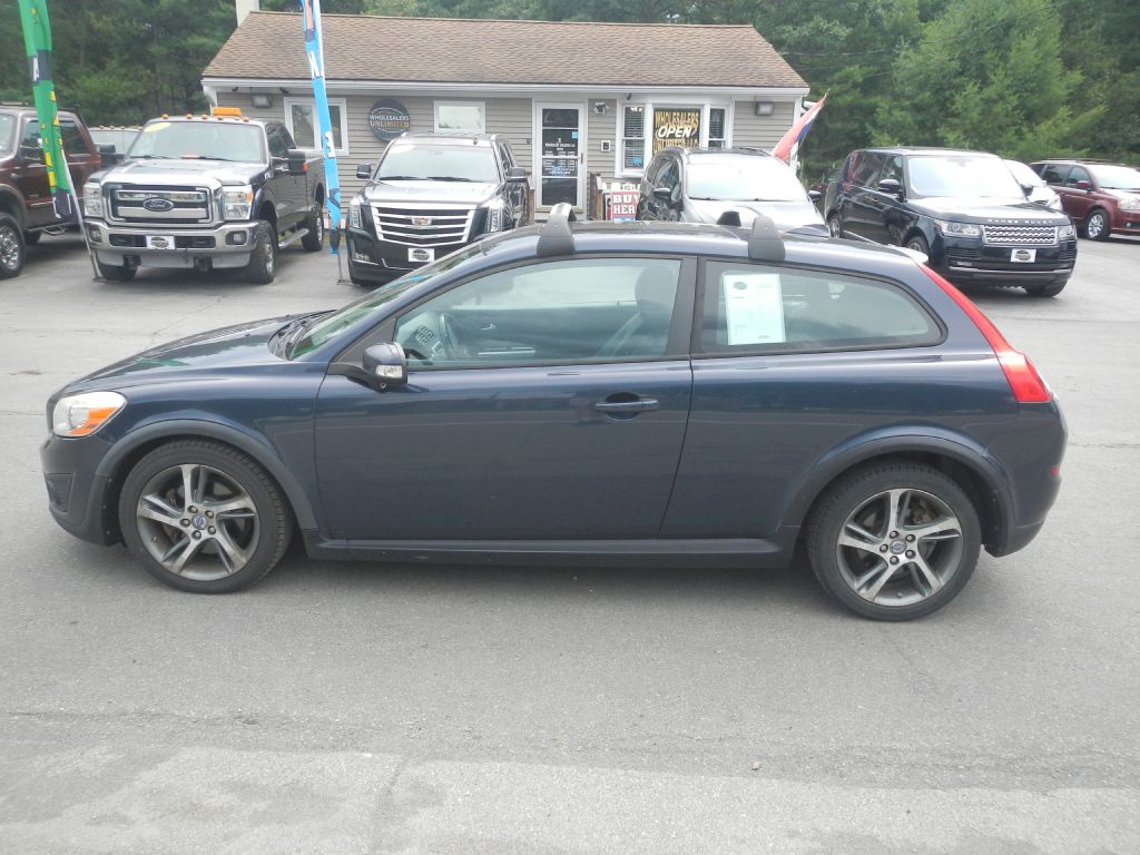 Photo 32 of this VOLVO C30