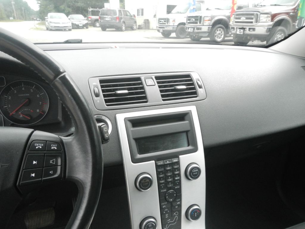 Photo 40 of this VOLVO C30