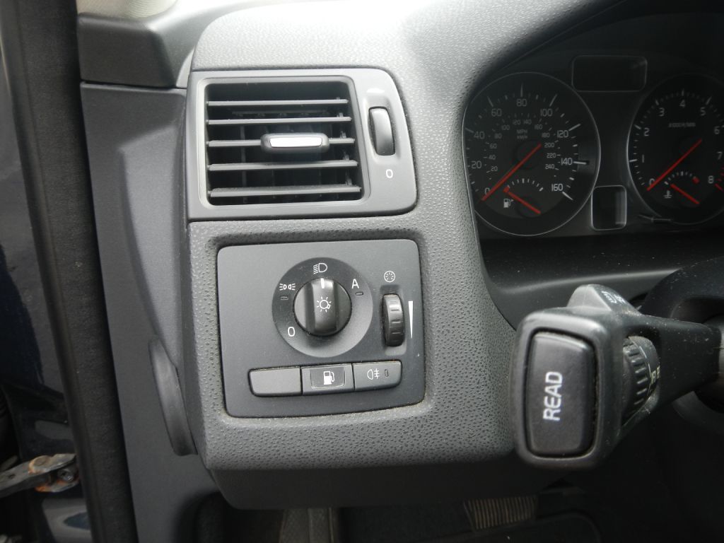 Photo 44 of this VOLVO C30