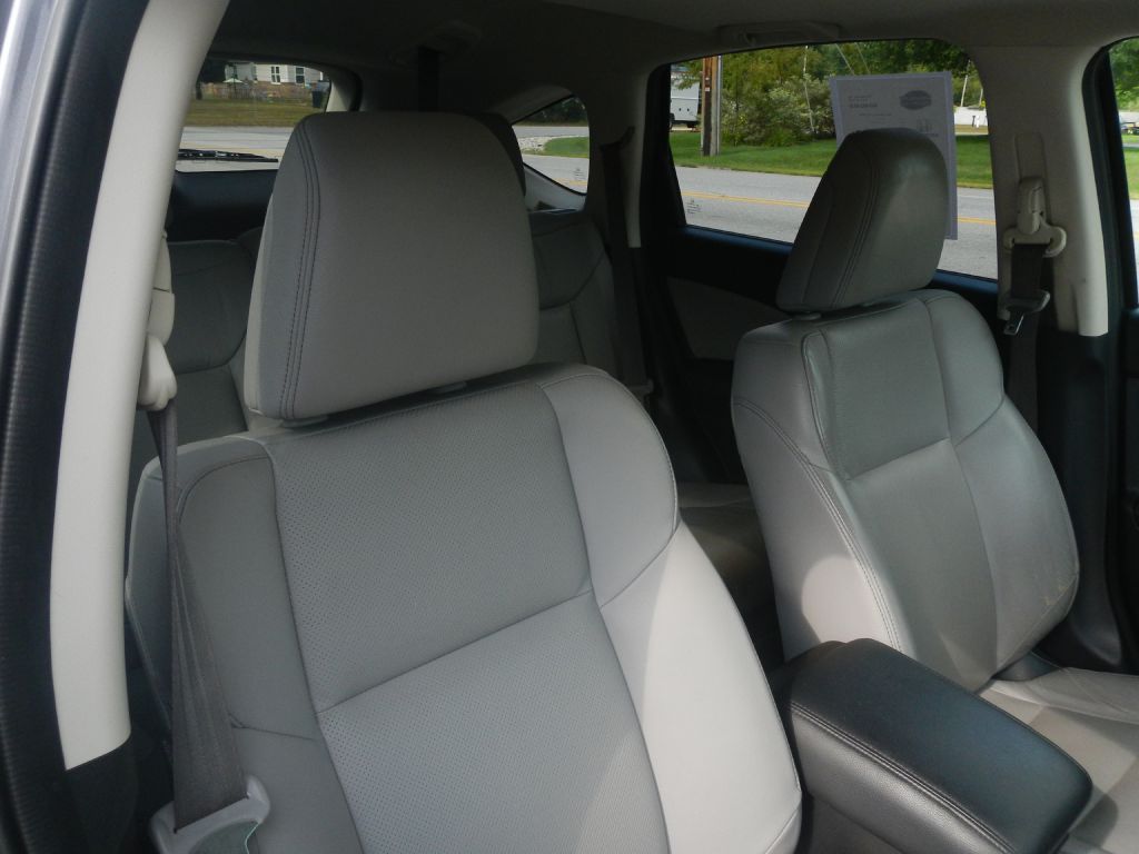 Photo 4 of this HONDA CR-V AWD