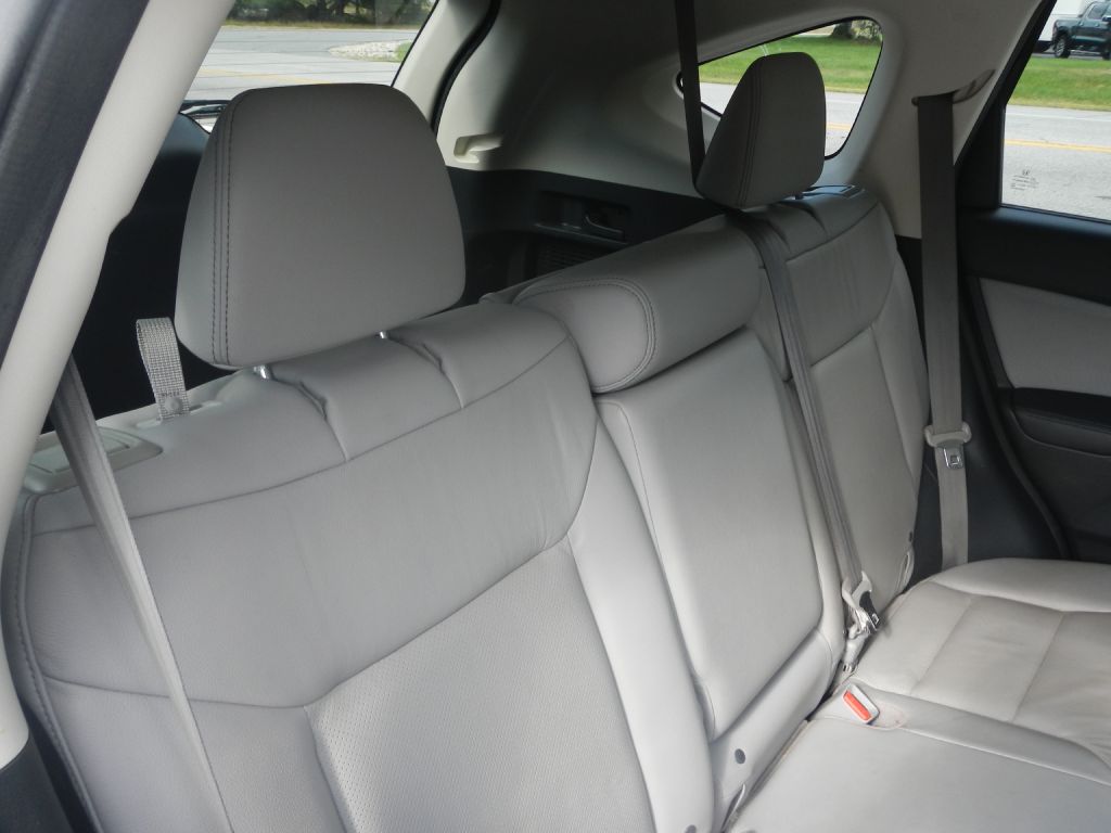 Photo 5 of this HONDA CR-V AWD