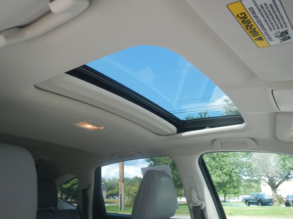 Photo 18 of this HONDA CR-V AWD