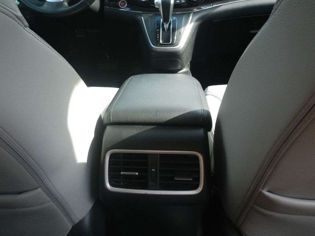 Photo 26 of this HONDA CR-V AWD