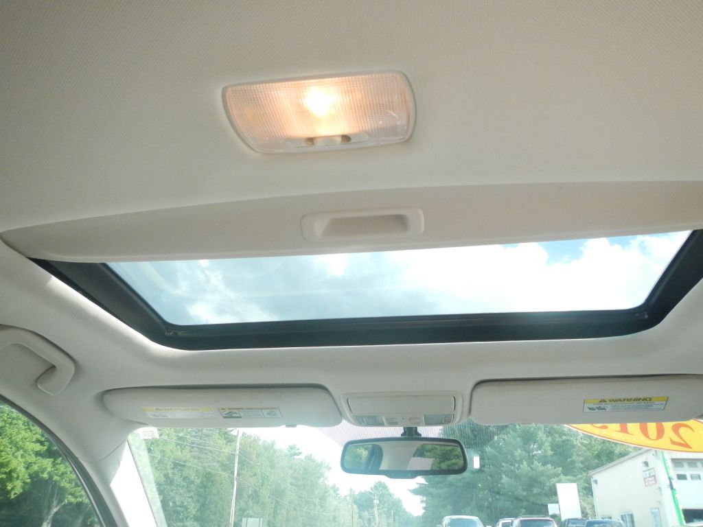 Photo 28 of this HONDA CR-V AWD