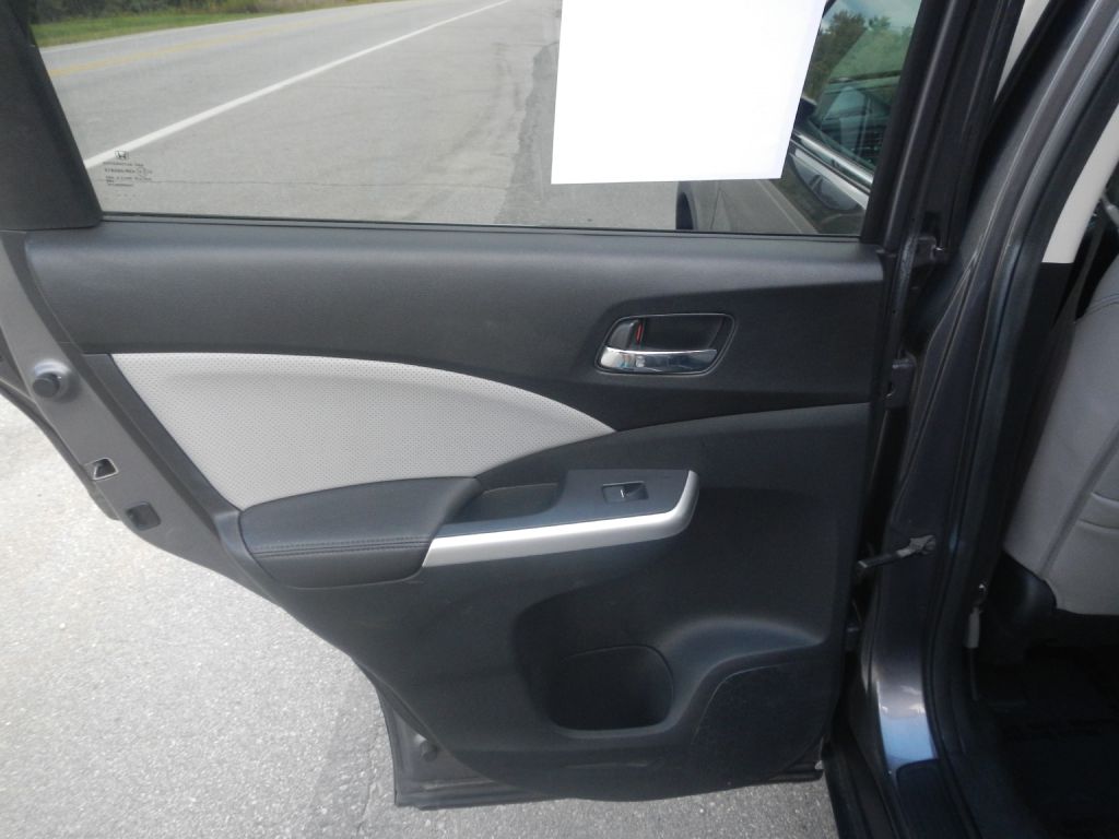 Photo 37 of this HONDA CR-V AWD