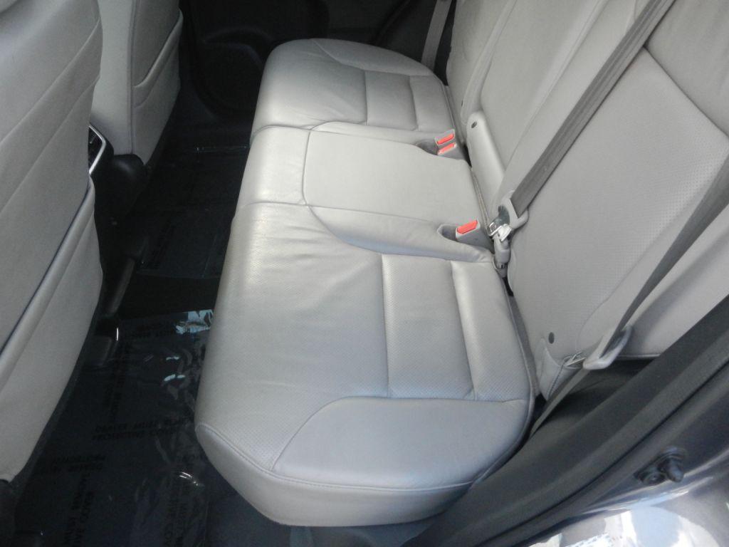 Photo 38 of this HONDA CR-V AWD