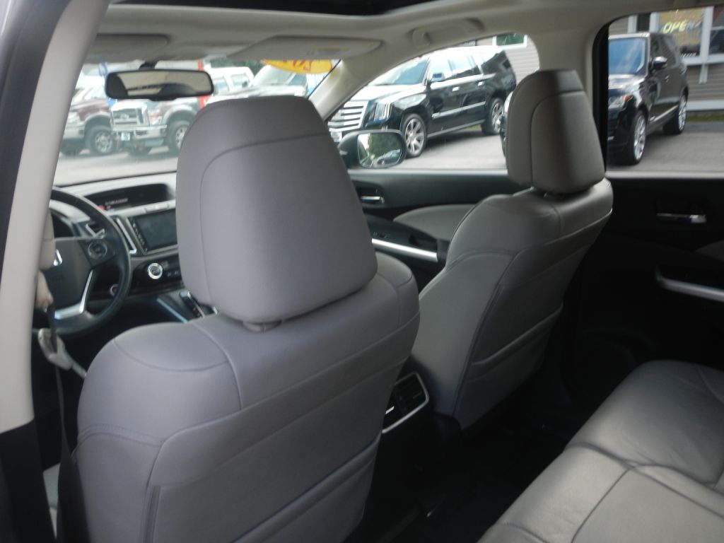 Photo 40 of this HONDA CR-V AWD