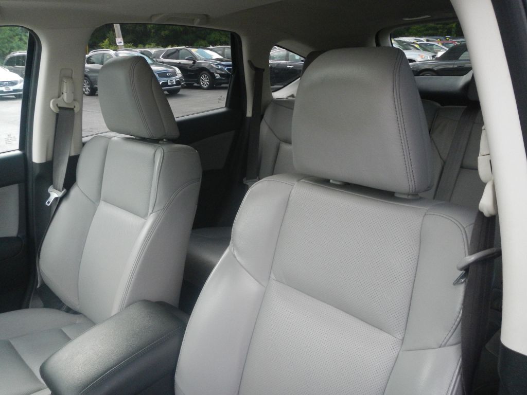 Photo 46 of this HONDA CR-V AWD