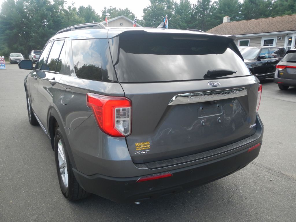 Photo 8 of this FORD EXPLORER
