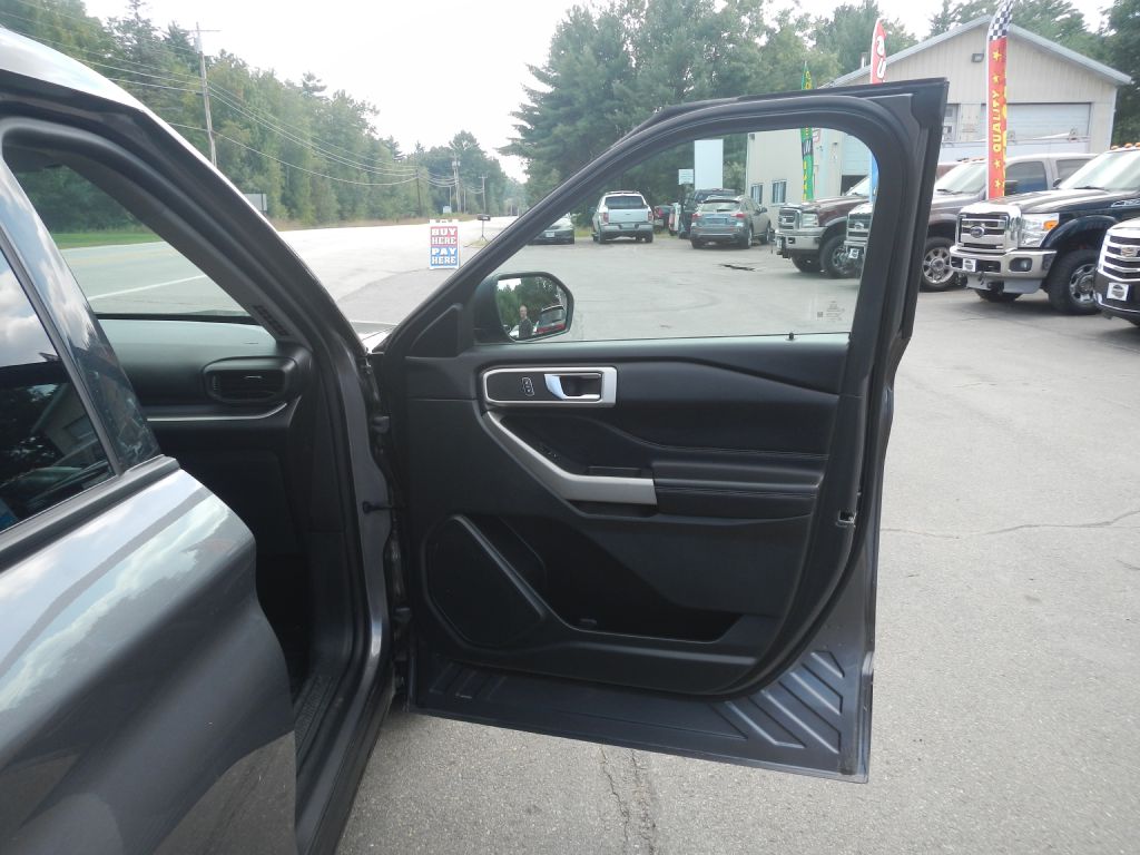 Photo 19 of this FORD EXPLORER