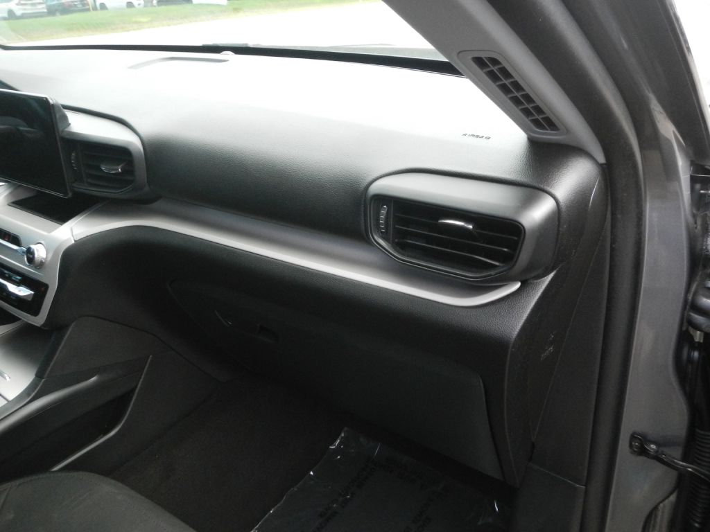Photo 24 of this FORD EXPLORER
