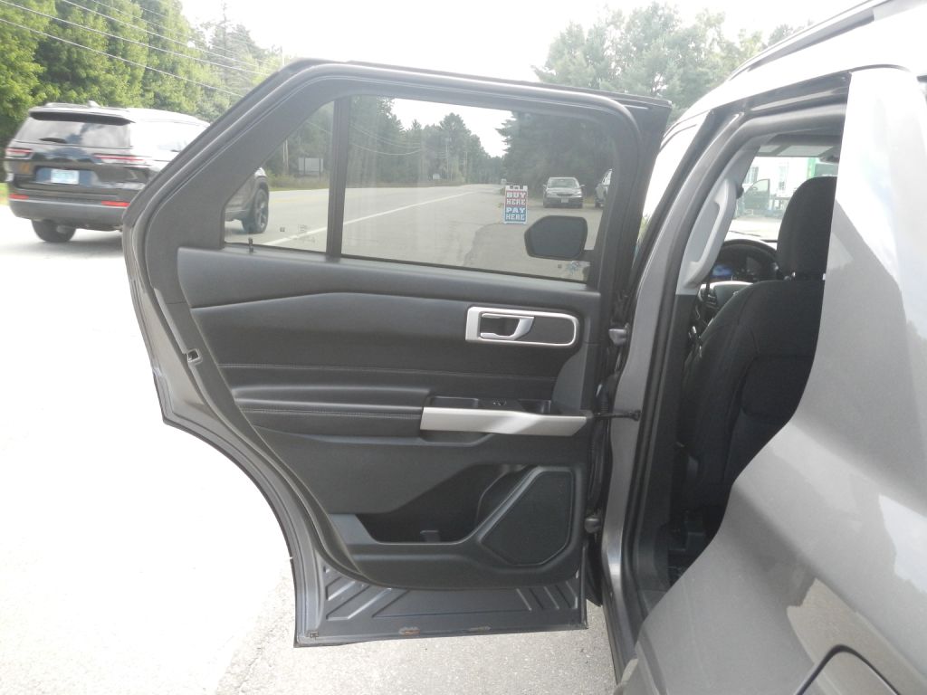 Photo 40 of this FORD EXPLORER