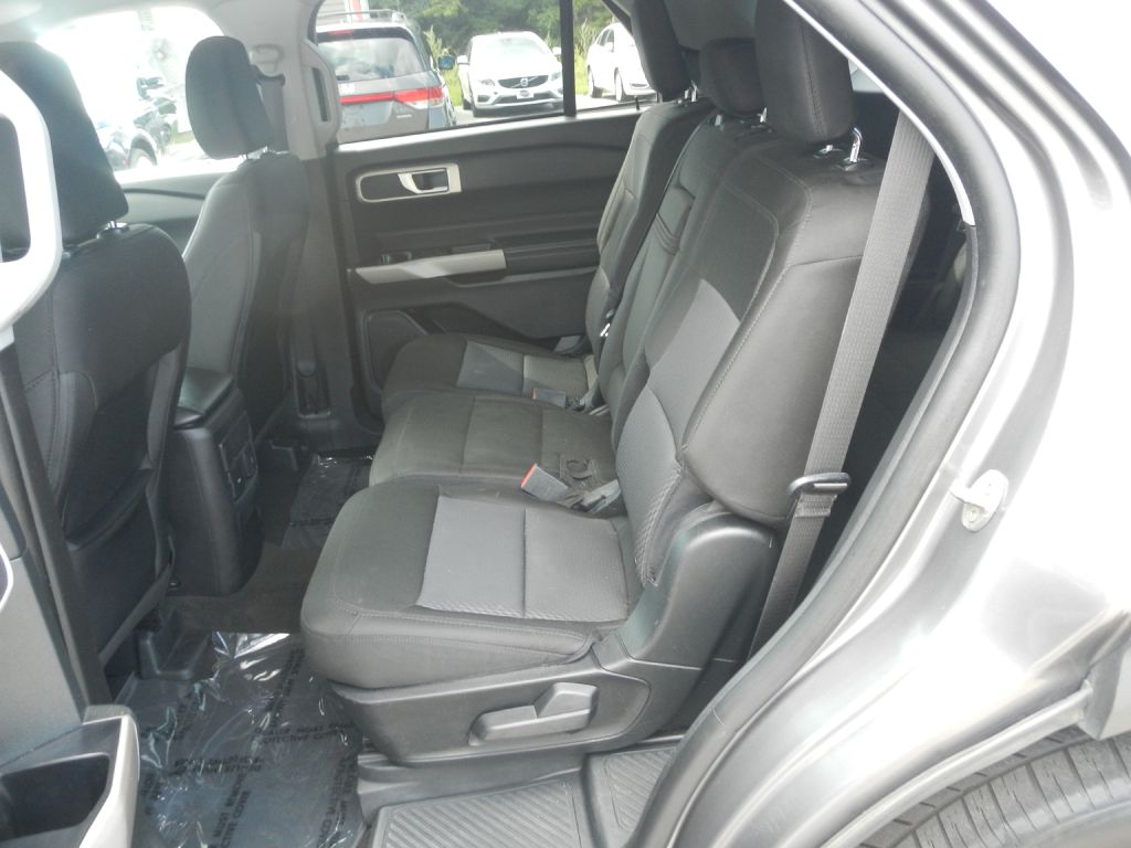 Photo 41 of this FORD EXPLORER