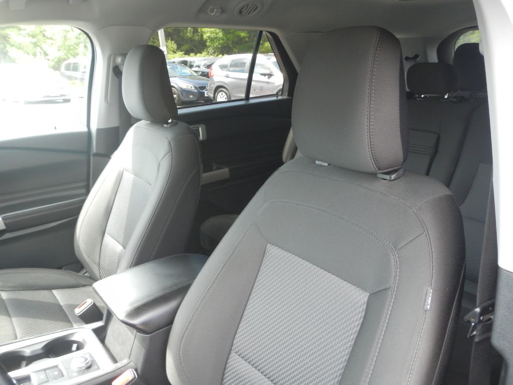 Photo 48 of this FORD EXPLORER