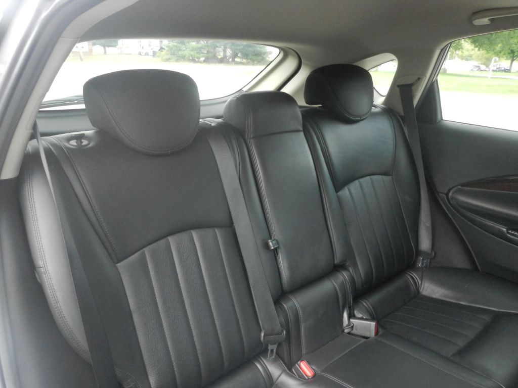 Photo 5 of this INFINITI QX50 AWD