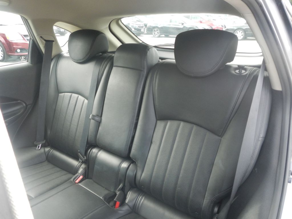 Photo 8 of this INFINITI QX50 AWD