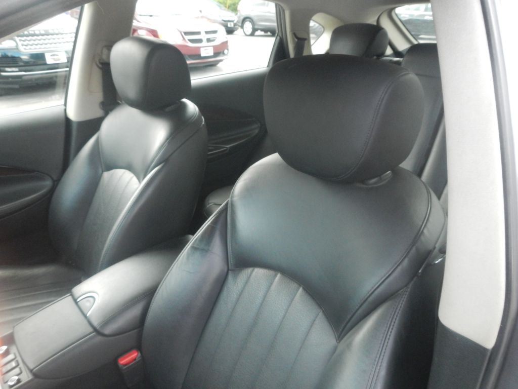 Photo 9 of this INFINITI QX50 AWD