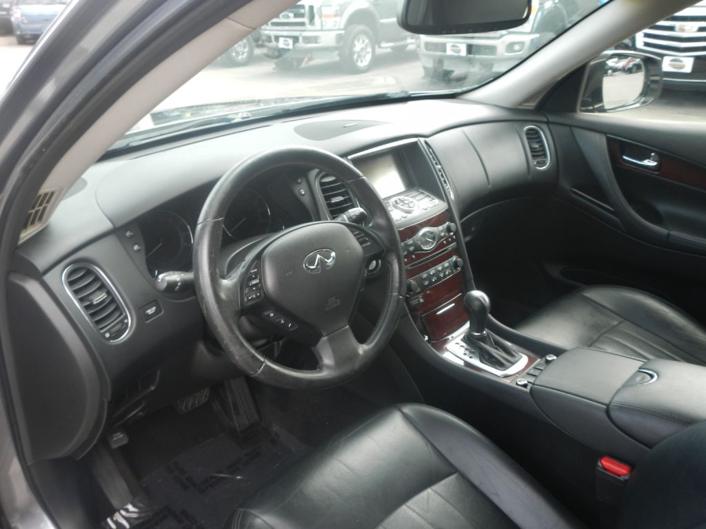 Photo 10 of this INFINITI QX50 AWD