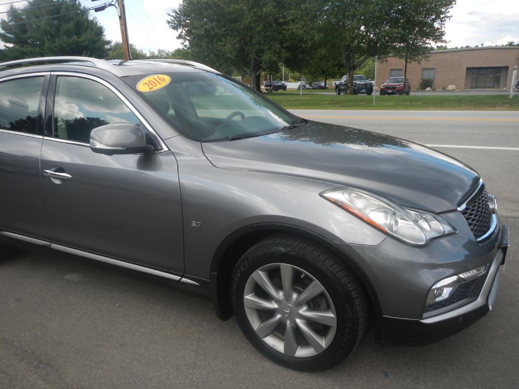 Photo 13 of this INFINITI QX50 AWD