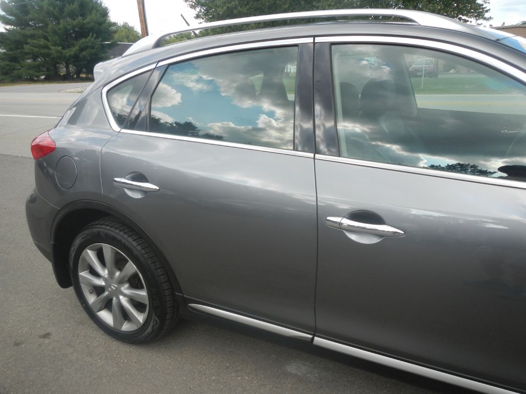 Photo 14 of this INFINITI QX50 AWD