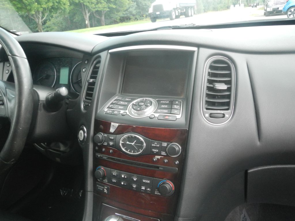 Photo 21 of this INFINITI QX50 AWD