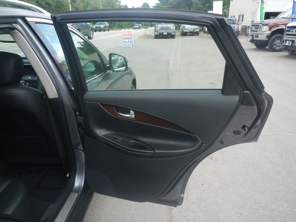 Photo 25 of this INFINITI QX50 AWD