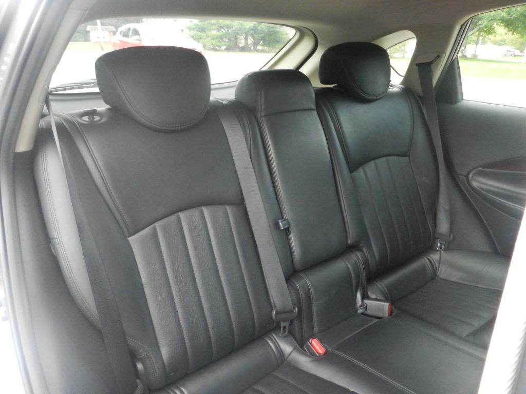 Photo 31 of this INFINITI QX50 AWD