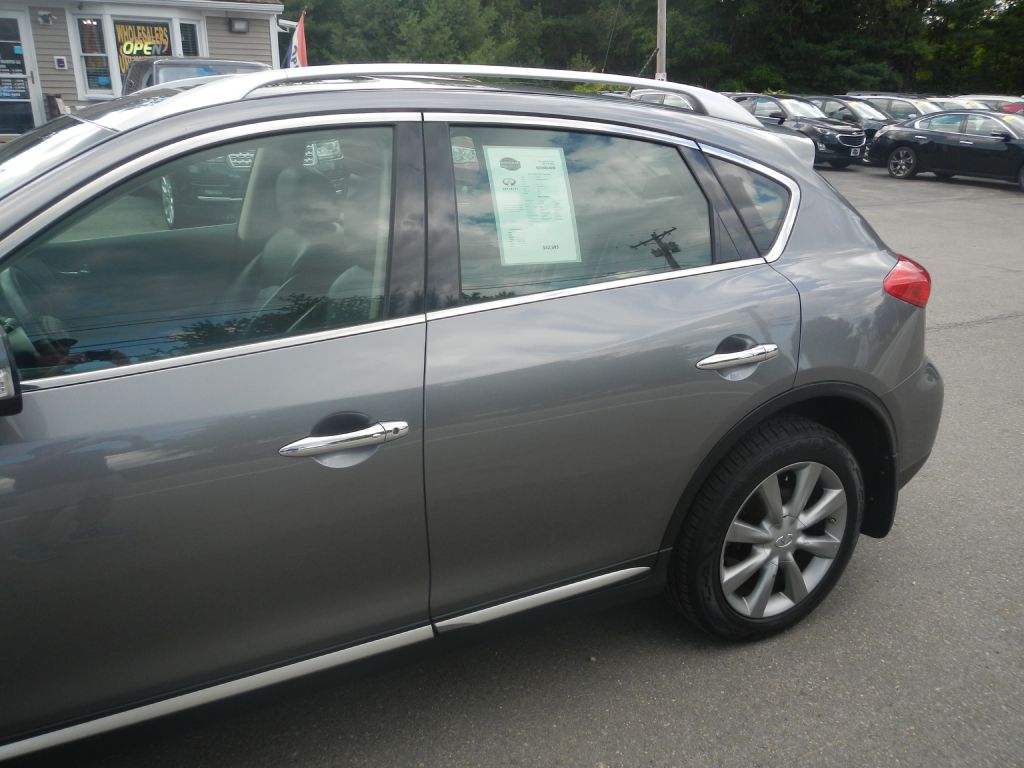 Photo 39 of this INFINITI QX50 AWD