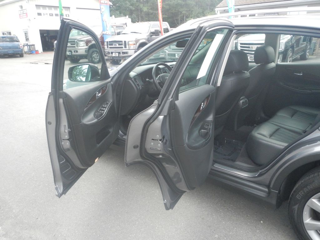 Photo 42 of this INFINITI QX50 AWD