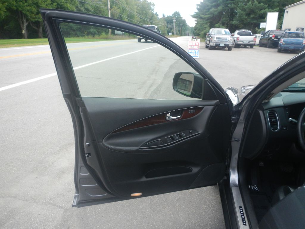Photo 47 of this INFINITI QX50 AWD