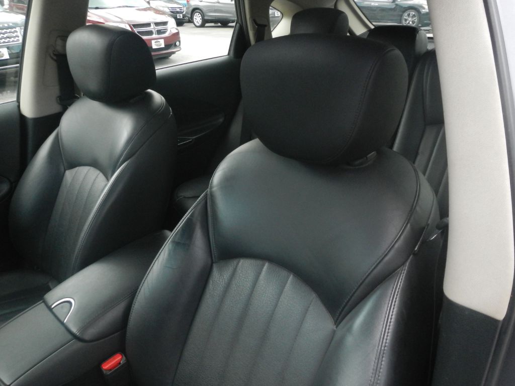 Photo 50 of this INFINITI QX50 AWD