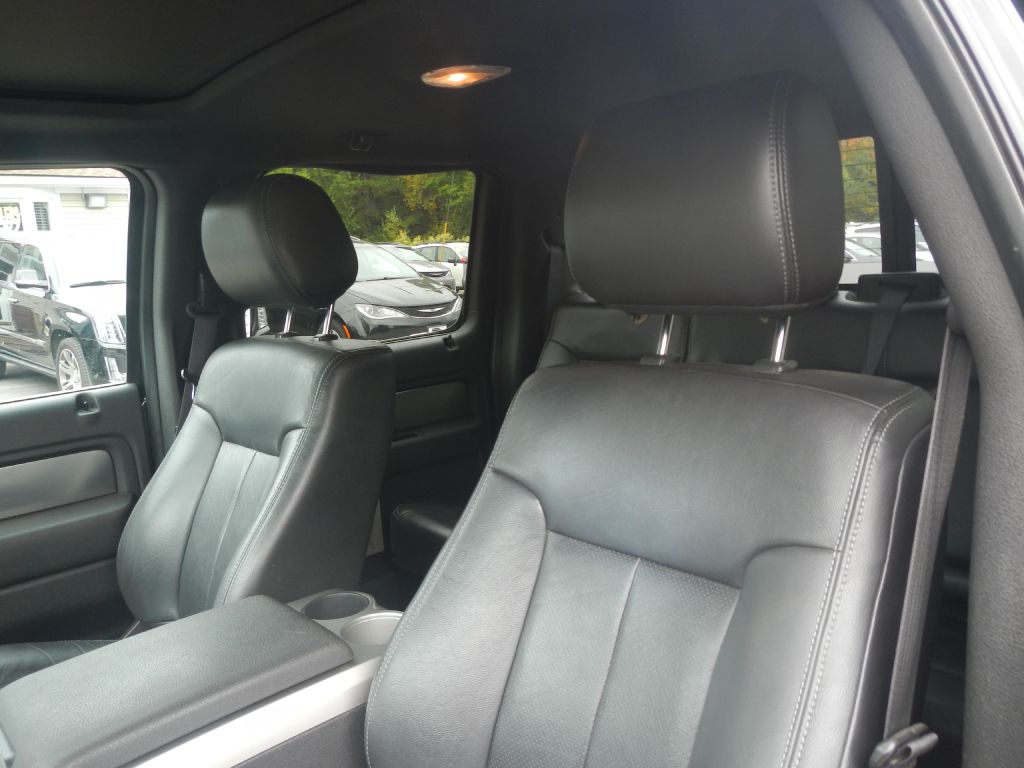 Photo 4 of this FORD F150 FX4 4WD