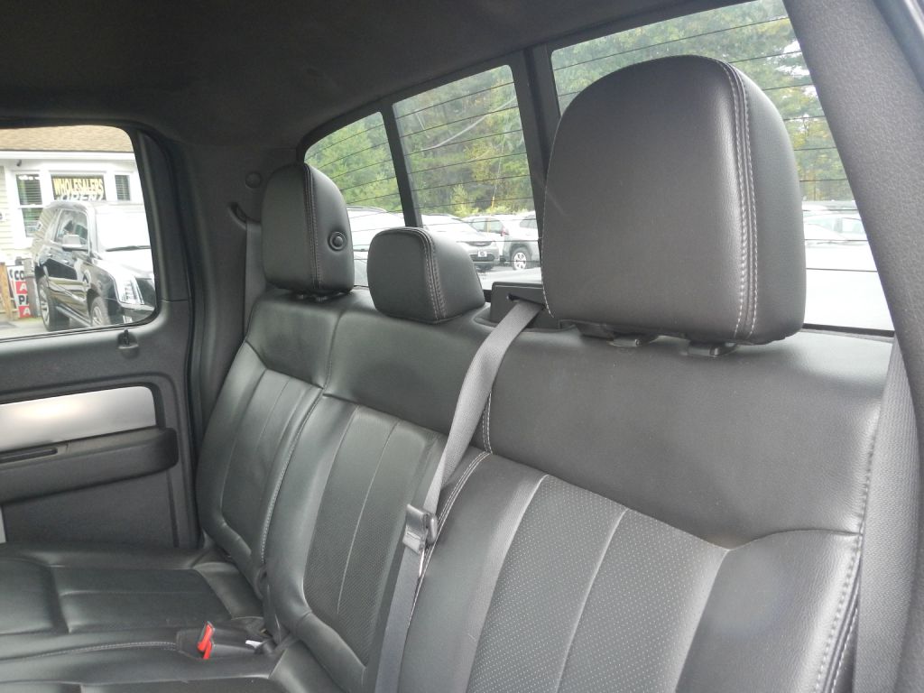 Photo 5 of this FORD F150 FX4 4WD